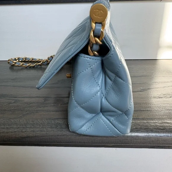 CHANEL Quilted Light Blue Leather Shoulder Bag with Gold Hardware - Picture 5 of 8